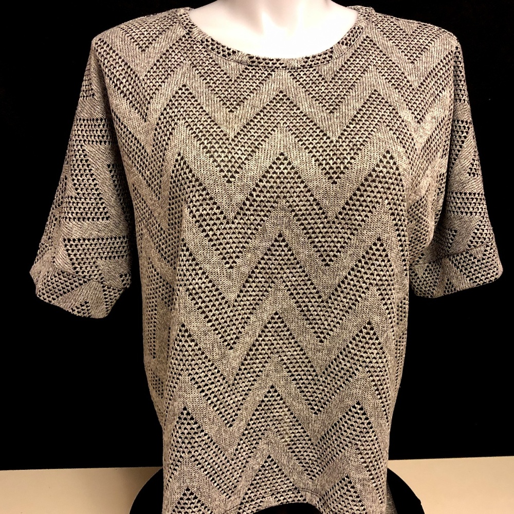 Chico's XL Women's Gray/Black Textured Top